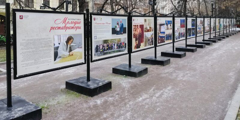 Фотовыставка «Молодые реставраторы» открылась на Гоголевском бульваре