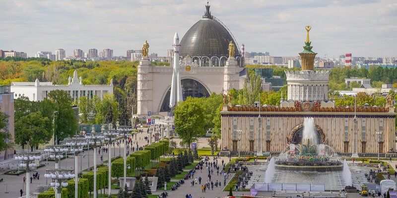 Кинопоказы, экскурсии, мастер-классы и концерт готовят на ВДНХ ко Дню России