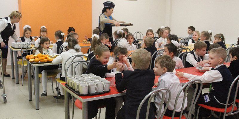 Мини-крендели и бутерброды чаще всего запрещают покупать родители школьникам