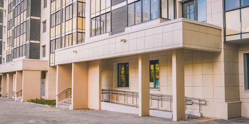 Жители двух пятиэтажек в районах Котловка и Проспект Вернадского начали переезд по программе реновации