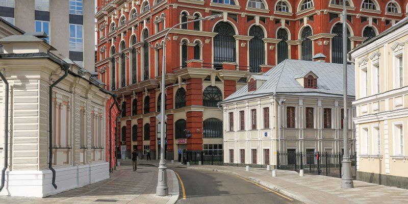 В центре отремонтировали фасады более 700 зданий