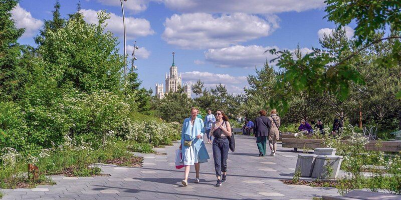 Теплая погода и кратковременные дожди ожидаются в столице на неделе