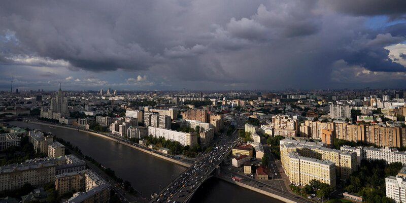 Утром в столице ожидается гроза и ветер