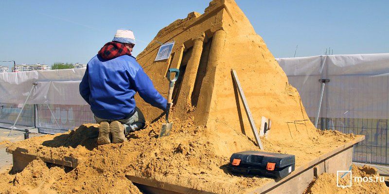 В песочнице со скульпторами: в «Коломенском» создадут фигуры из песка