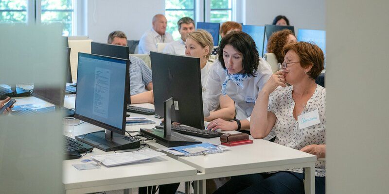 Городская служба занятости обучит москвичей и трудоустроит их в Федеральную пассажирскую компанию