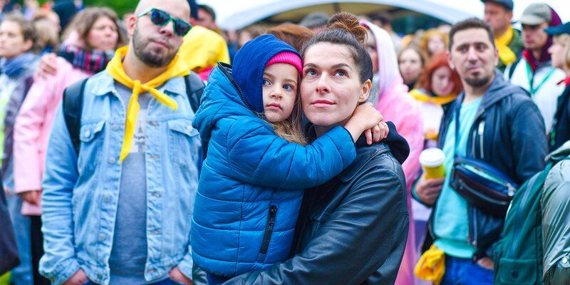 Стихи для мамы: горожане записали более 500 видеопоздравлений ко Дню матери