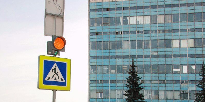 Более 160 импульсных светофоров установят на пешеходных переходах столицы