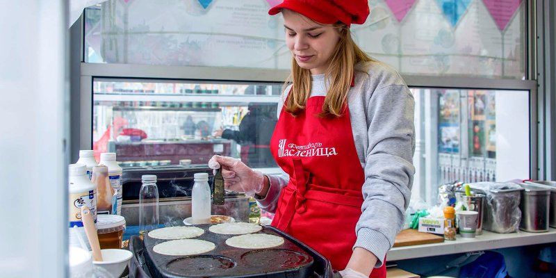 Помогать — вкусно: в честь Масленицы на ВДНХ проведут благотворительную акцию