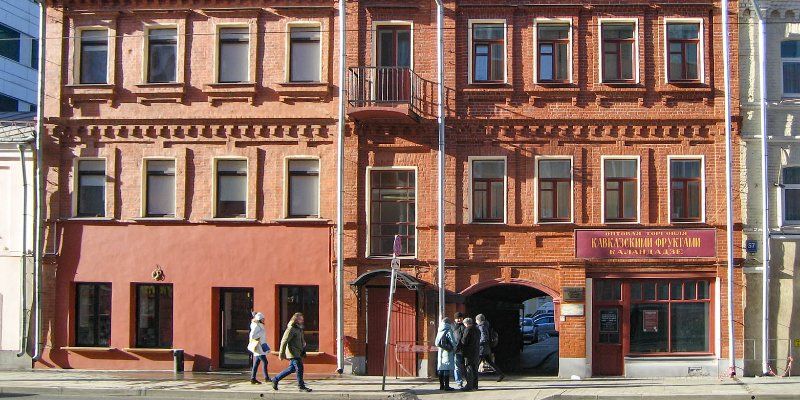 Underground printing shop and a museum: Mystery 20th century house restored