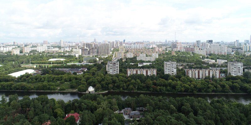 Город выставил на торги 25 нежилых помещений и три здания в восьми округах