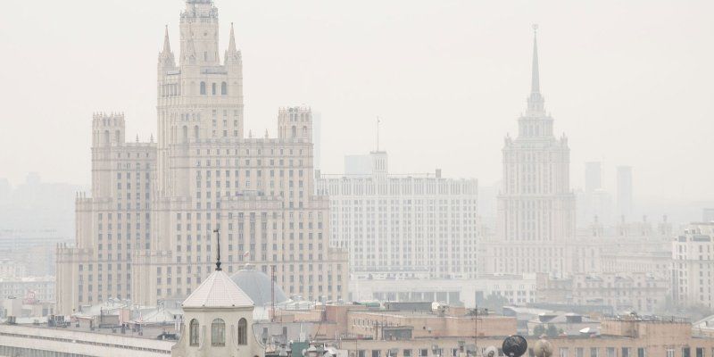 В столице сохранится сильный туман