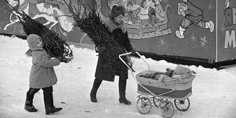 Soviet celebrations: Tangerines, New Year trees and Olivier salad