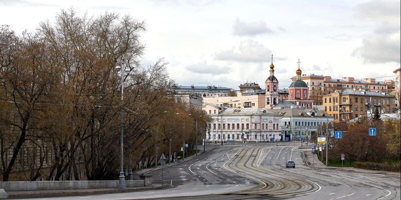 Детище Петра I в Москве: отреставрирован фасад церкви Апостолов Петра и Павла