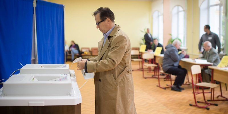 В столице открылись избирательные участки