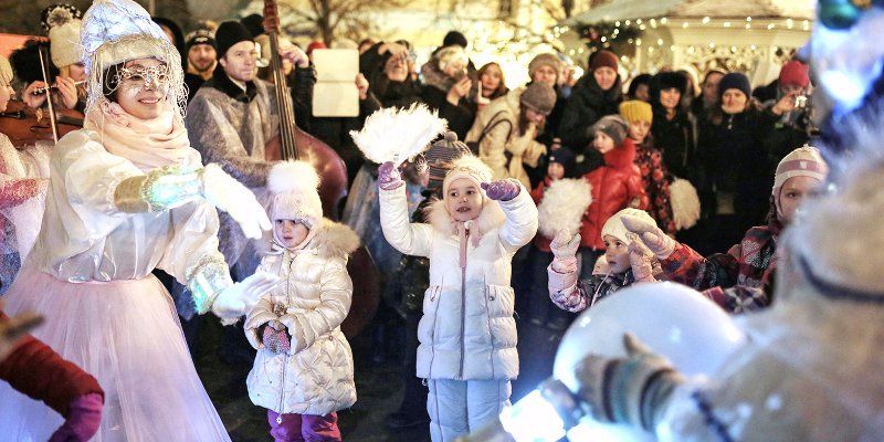 Искусство хюгге и норвежские тролли: что ждет гостей площадок фестиваля «Путешествие в Рождество» на Новом Арбате