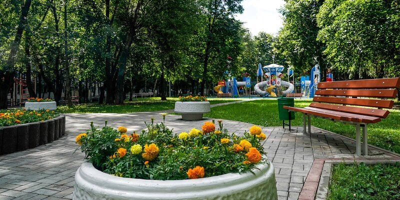 Более 2,3 тысячи дворов благоустроят в Москве в этом году