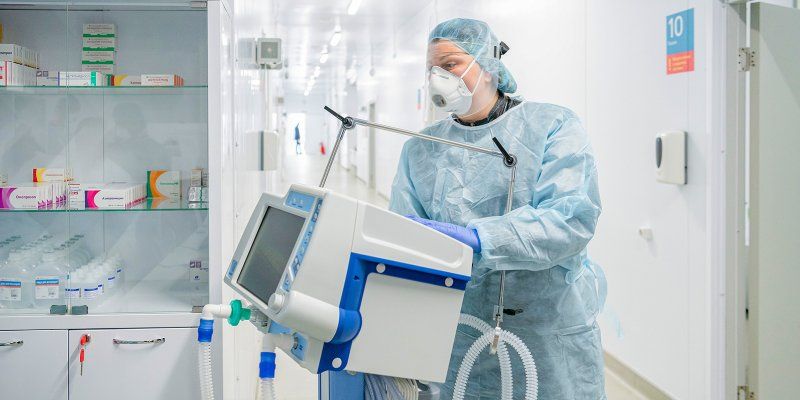 В Москве среднее число новых случаев COVID-19 за неделю сократилось более чем на пять процентов