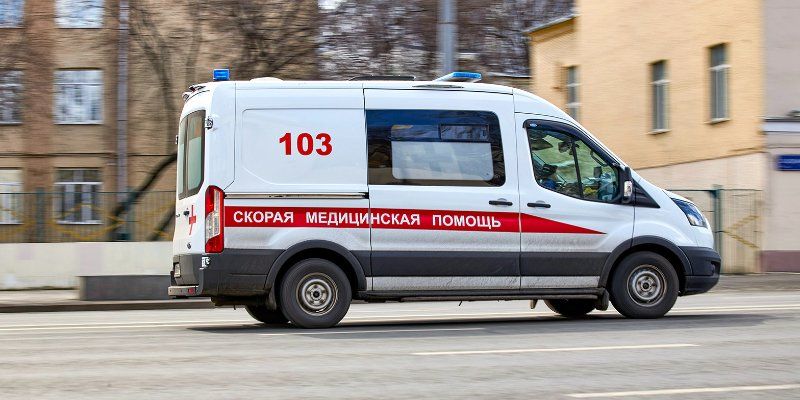 Почти половина заразившихся коронавирусом за последние сутки — моложе 45 лет