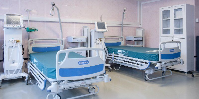 За месяц прирост новых случаев коронавируса сократился в четыре раза