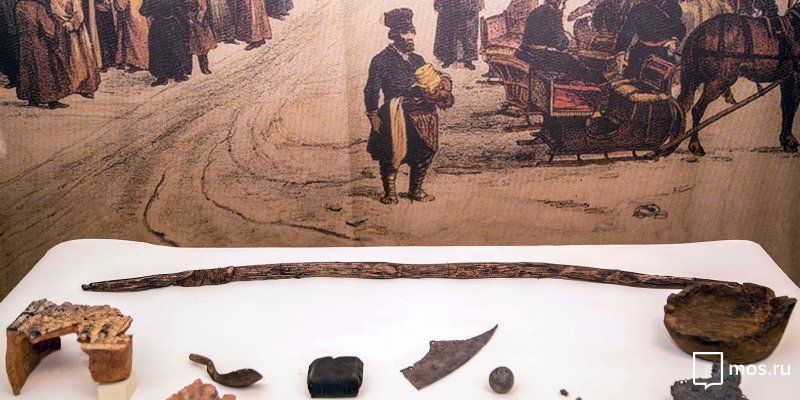 Средневековый лук нашли при раскопках в Зарядье