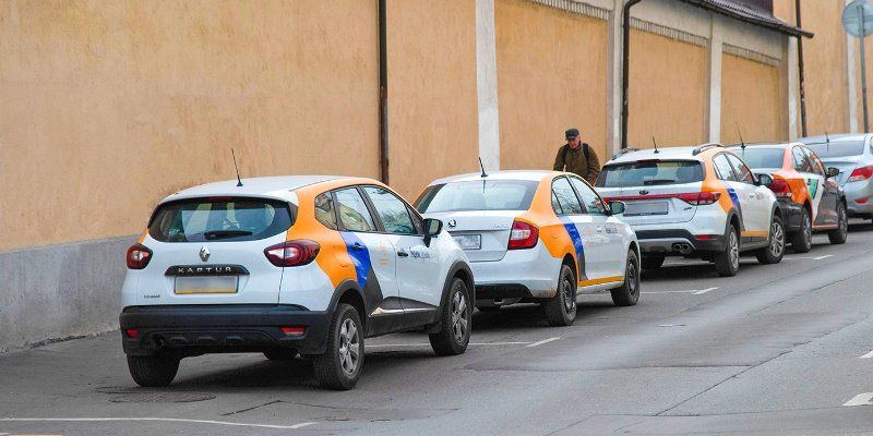 О плохом состоянии автомобиля такси и каршеринга можно сообщить по горячей линии