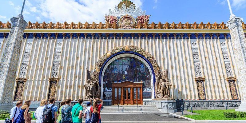 Stained glass, sheep and a star: Front of VDNKh’s Agriculture Pavilion restored back to its original look