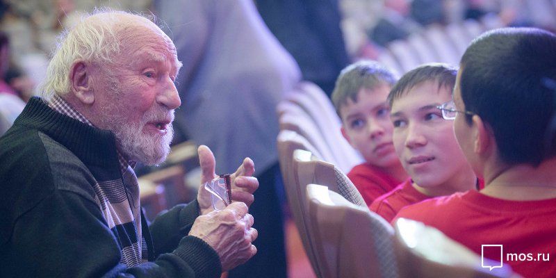 Ко Дню старшего поколения в Москве проведут около 1300 мероприятий