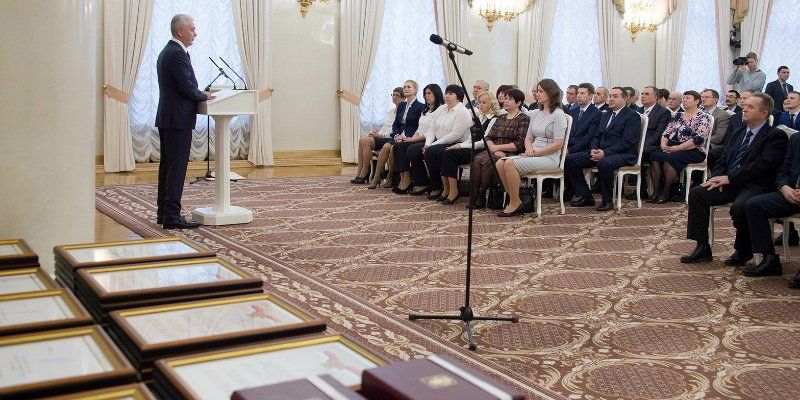 Сергей Собянин вручил награды столичным пожарным и спасателям