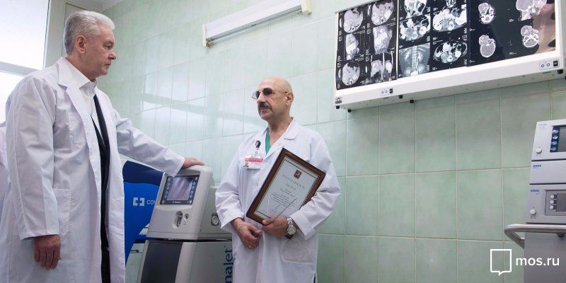 Сергей Собянин поблагодарил доктора Шароева за уникальную операцию