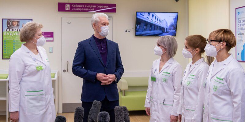 Сергей Собянин посетил две детские поликлиники после реконструкции