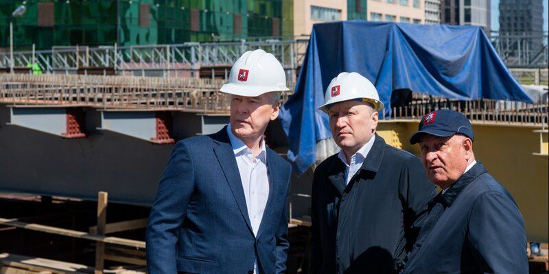 Сергей Собянин: Путепровод через железнодорожные пути на улице Барклая достроят раньше срока
