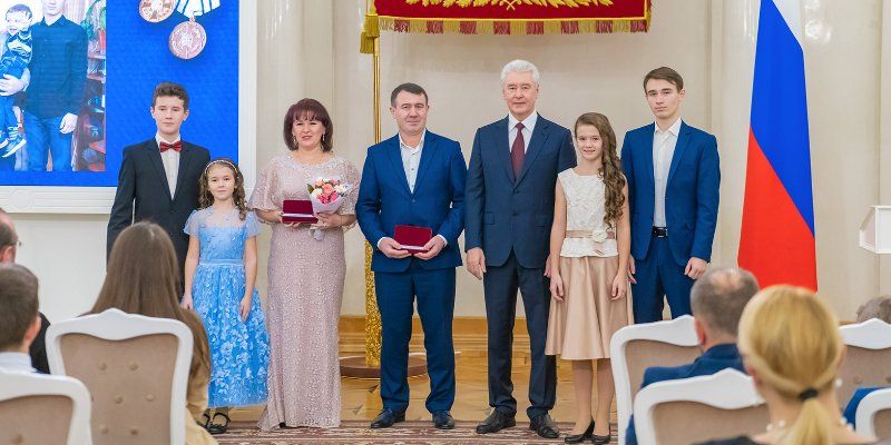 18 московских семей получили награды «Родительская слава»