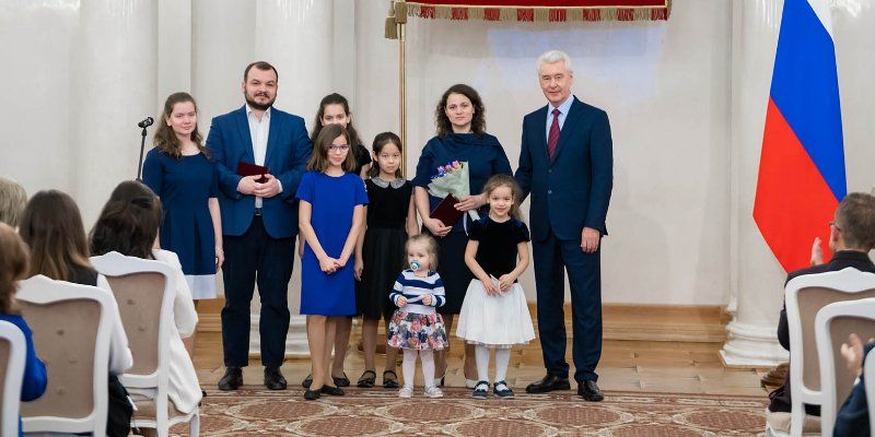 Сергей Собянин вручил государственные награды заслуженным москвичам