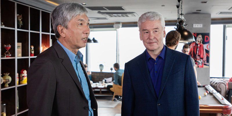 Лаундж-зона, ресторан, библиотека: как выглядит гостиница в доме-книжке на Новом Арбате