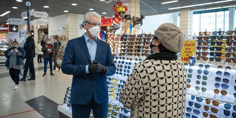 Торговые центры снова принимают посетителей​