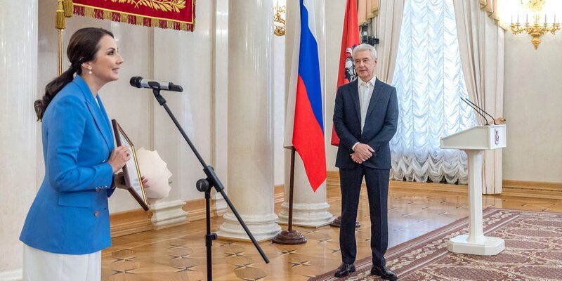 Накануне 8 Марта Сергей Собянин вручил награды заслуженным москвичкам