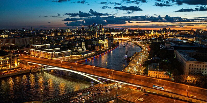 Shining flying bridges: the capital's bridges with the most spectacular lighting
