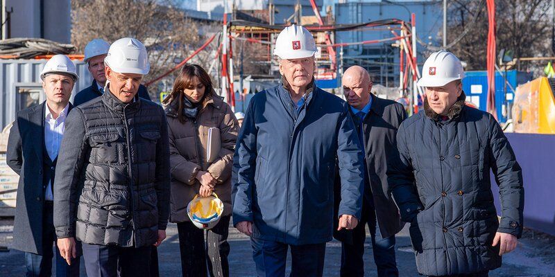 Сергей Собянин осмотрел строящийся бизнес-центр в Москва-Сити