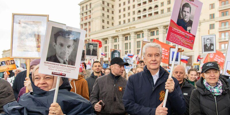 Сергей Собянин принял участие в шествии Бессмертного полка