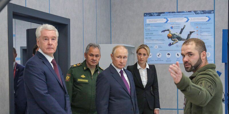 Владимир Путин и Сергей Собянин посетили учебно-методический центр военно-патриотического воспитания молодежи «Авангард»