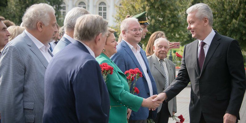 Делегация Правительства Москвы возложила венки к Могиле Неизвестного Солдата