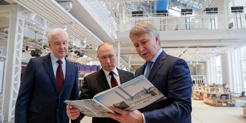 Vladimir Putin and Sergei Sobyanin opened the GES-2 House of Culture on Bolotnaya Embankment