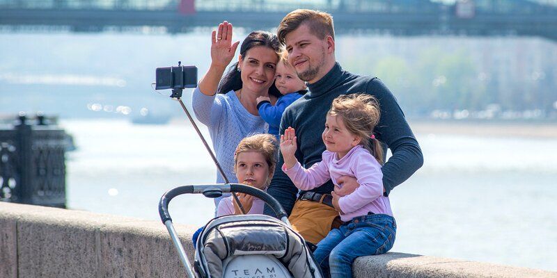 Сергей Собянин поздравил жительниц Москвы с Днем матери