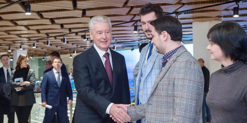 Интерактивные стены, киберкапсулы и фонари с Wi-Fi: «Цифровое деловое пространство» появилось в Москве