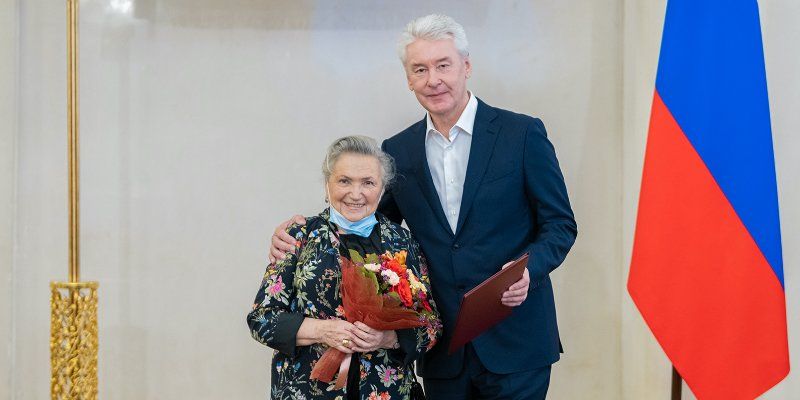 Сергей Собянин вручил премии в области литературы и искусства