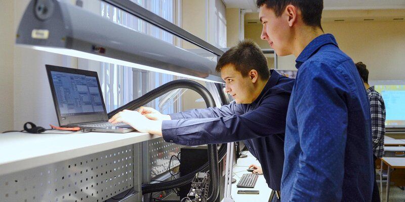 Более 62 тысяч московских школьников прошли обучение на базе колледжей